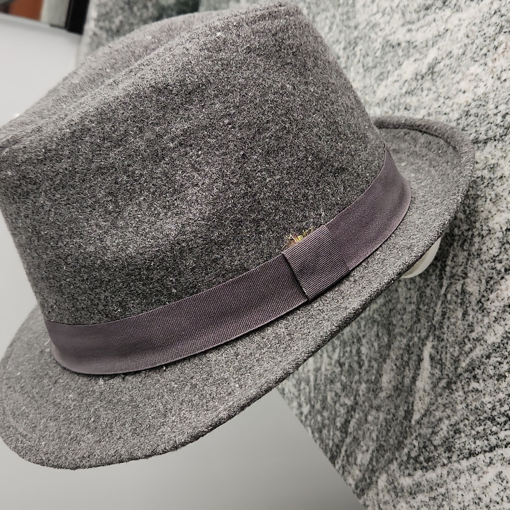 Hat - Picture 4 of 8